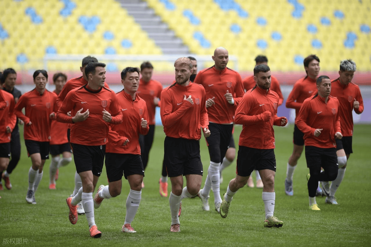 关于赛前体能课后，成都蓉城刷新队史纪录备战西甲，话题不断，身体对抗强度拉满的信息-九游下载中心